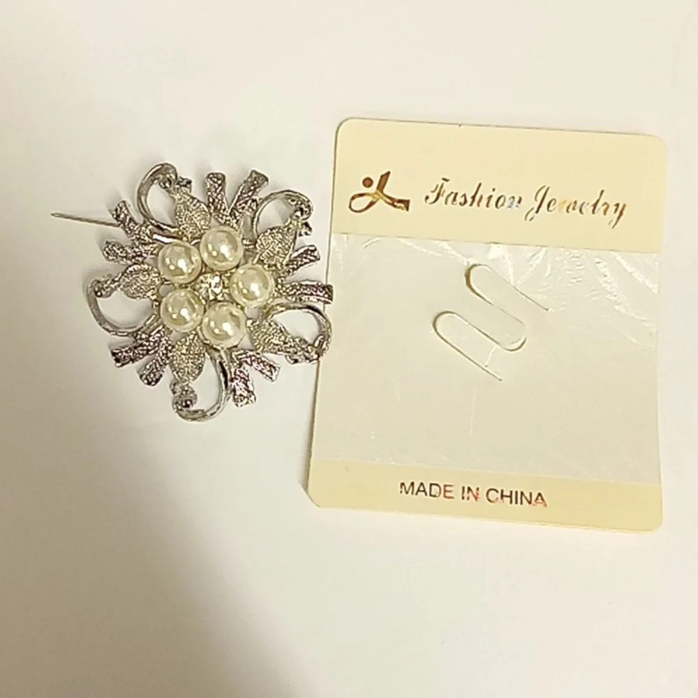 Jewelry - Picture 3 of 4